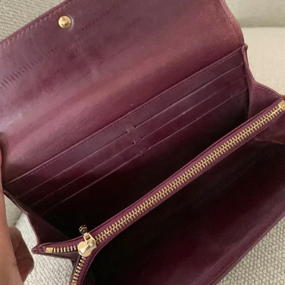 LOUIS Vuitton Vernis Maroon Long Wallet